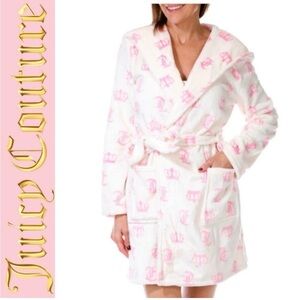 Juicy Couture JC Crown Logo Pattern
Plush Collar Hooded Robe
